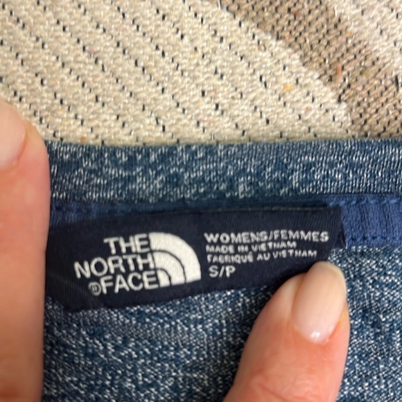 The North Face Womens Blue Modoc Scoop Neck base layer long sleeve shirt - Picture 3 of 12